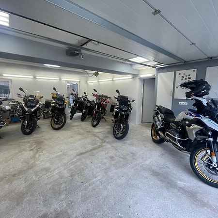 Alpen-Hostel - Apartment Talstation Mit Motorradvermietung Memmingen Eksteriør billede