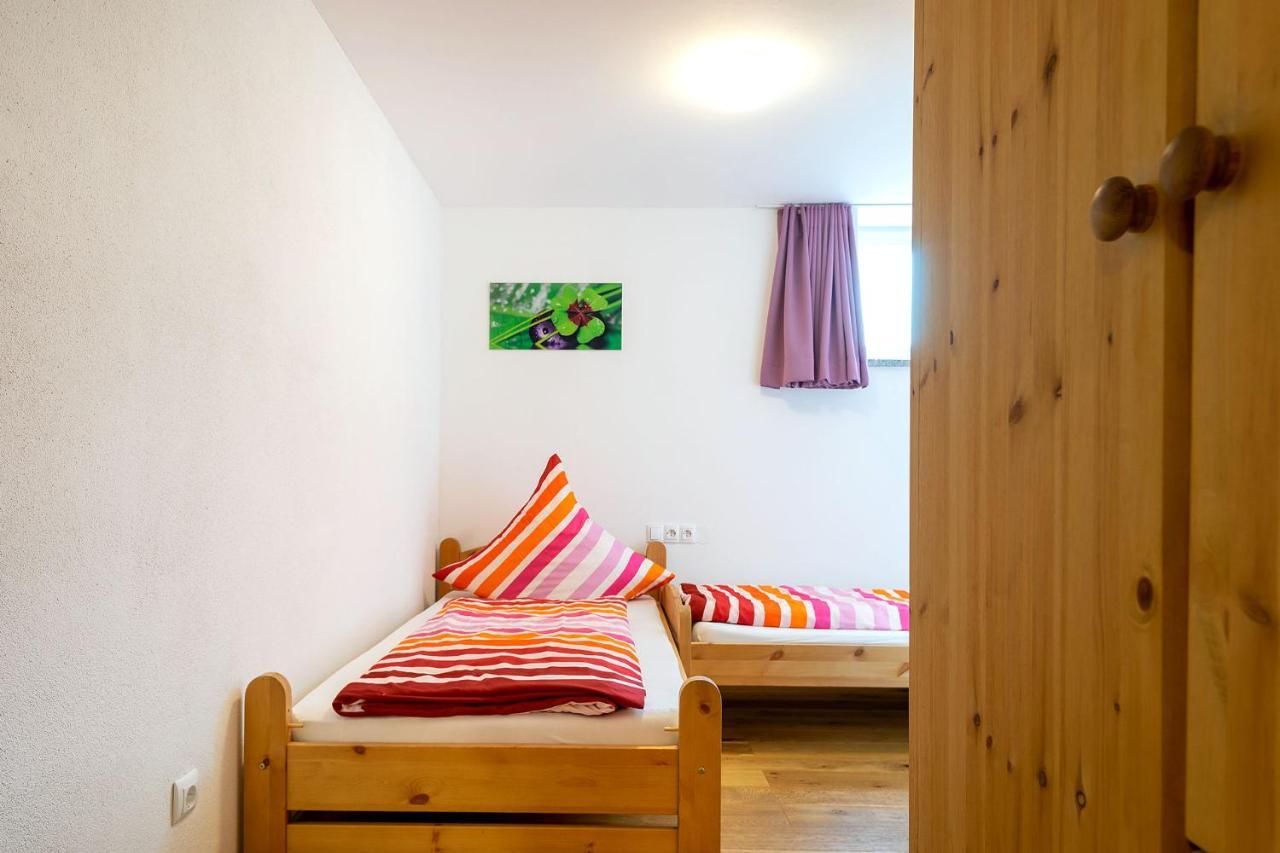 Alpen-Hostel - Apartment Talstation Mit Motorradvermietung Memmingen Eksteriør billede